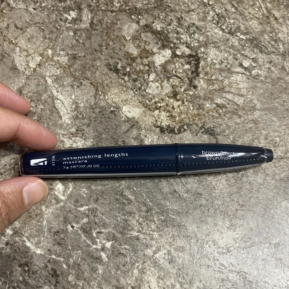 New‎ Avon Astonishing lengths mascara - Brown Black, Sealed Full Size